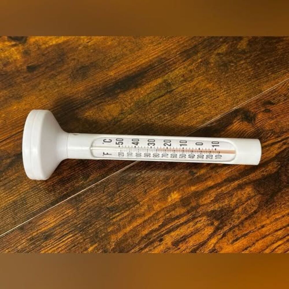 White Plastic Thermometer with Dual °C/°F Scale -pool thermometer M25